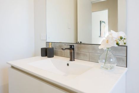 Photo of property in 9 Pinedale Parade, Milson, Palmerston North, 4414