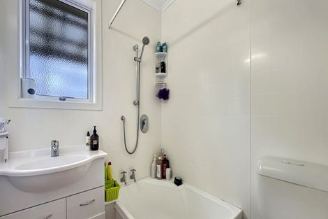 Photo of property in 36 Fairmount Road, Titirangi, Auckland, 0604