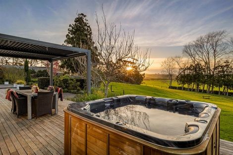 Photo of property in 124 Rimmer Road, Helensville, 0875
