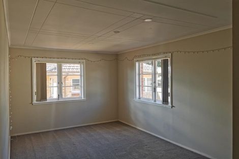 Photo of property in 52 Churchill Avenue, Manurewa, Auckland, 2102