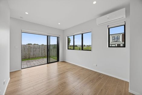 Photo of property in 27 Arahopu Place, Papakura, 2110