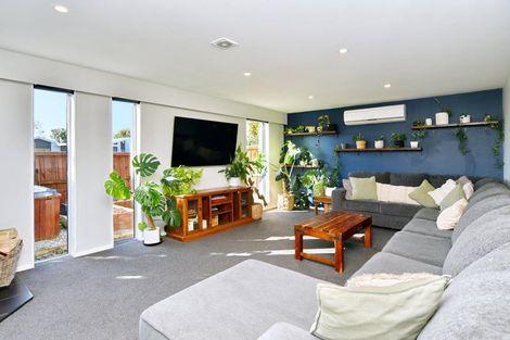 Photo of property in 9 Coates Place, Rangiora, 7400