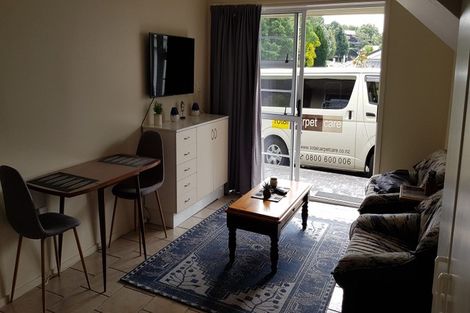 Photo of property in 37 John Dee Crescent, Red Beach, 0932