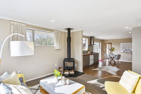 Photo of property in 37 Kapanui Road, Waikanae, 5036