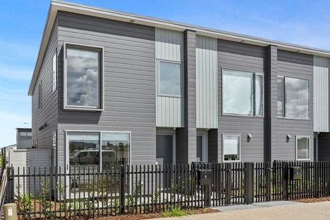Photo of property in 6 Park Green Avenue, Rosehill, 2113