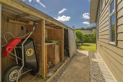 Photo of property in 10 Dotterel Place, Whitianga, 3510
