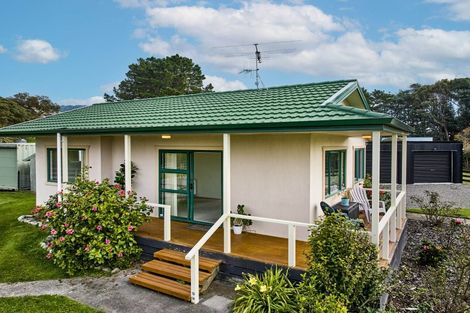 Photo of property in 140 School Road, Te Horo, Otaki, 5582