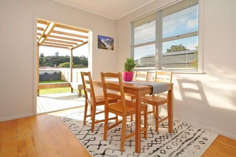 Photo of property in 19 Orchard Rise, Rosehill, Papakura, 2113