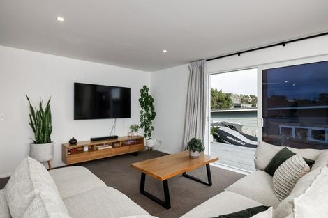 Photo of property in 12a Waterview Place, Haruru, 0204