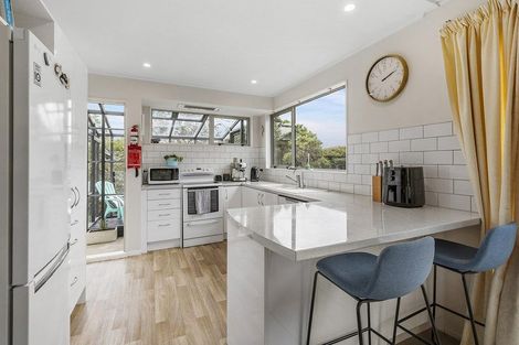 Photo of property in 27a Penryn Drive, Camborne, Porirua, 5026
