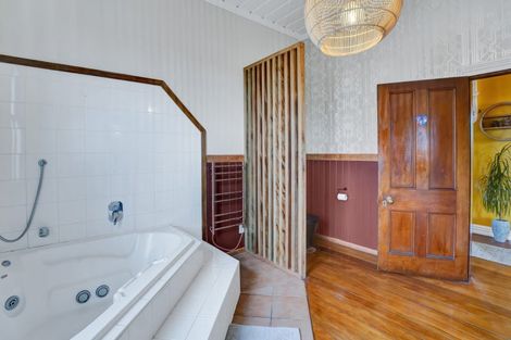 Photo of property in 24 Dunn Street, Egmont Village, 4372