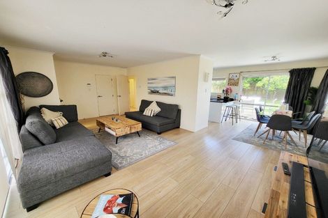 Photo of property in 18a/2 Sherwood Avenue, Te Atatu South, Auckland, 0610