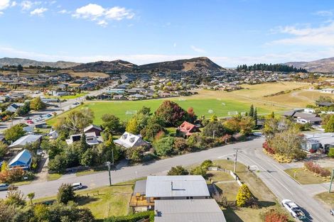 Photo of property in 70 Beech Street, Wanaka, 9305