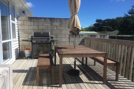 Photo of property in 19a Otakau Road, Milford, Auckland, 0620