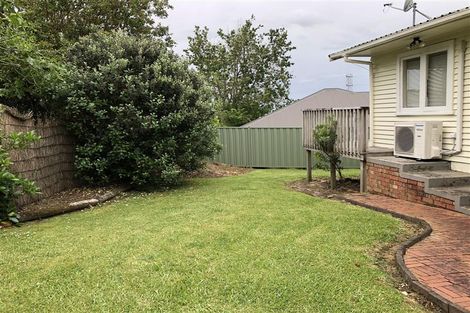 Photo of property in 13 Fairlea Road, Te Atatu South, Auckland, 0610