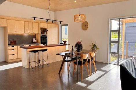 Photo of property in 4 Mirek Street, Waikanae, 5036