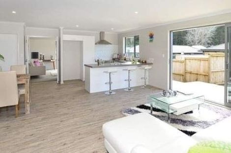 Photo of property in 41 Crabb Fields Lane, Riverhead, 0820