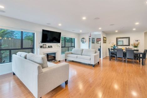 Photo of property in 7a Roberts Road, Te Atatu South, Auckland, 0610