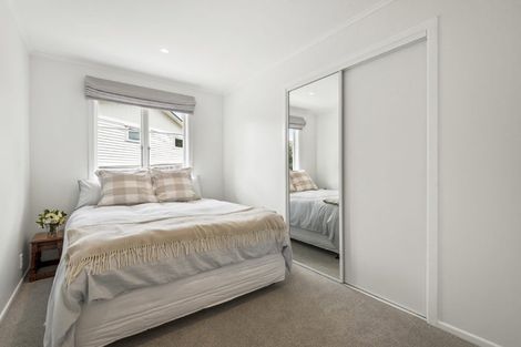 Photo of property in 1/17 Stanley Road, Glenfield, Auckland, 0629