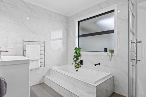 Photo of property in 28 Landsborough Drive, Darfield, 7571