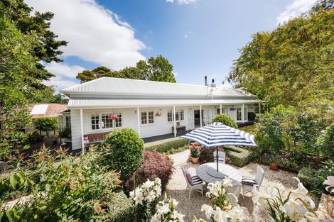 Photo of property in 208 Cambridge Avenue, Ashhurst, 4810