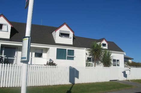 Photo of property in 35 James Cook Drive, Whitby, Porirua, 5024
