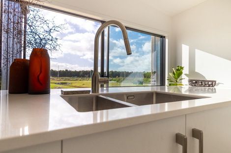 Photo of property in 24 One Haruru Street, Cambridge, 3493