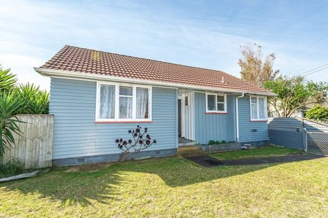 Photo of property in 51 Kowhai Street, Castlecliff, Whanganui, 4501