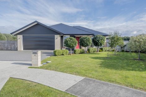 Photo of property in 18 Gladys Place, Levin, 5510