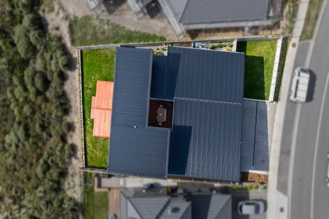 Photo of property in 28 Queen Charlotte Drive, Aotea, Porirua, 5024