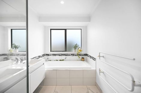 Photo of property in 72 Cumberland Drive, Flagstaff, Hamilton, 3210