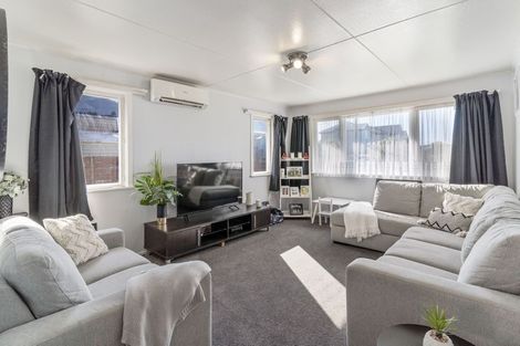 Photo of property in 82 Grove Road, Papakura, 2110