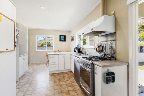 Photo of property in 28 Findlay Street, Tawa, Wellington, 5028