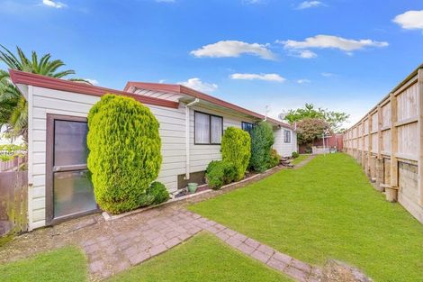 Photo of property in 2/13 Kirton Crescent, Manurewa, Auckland, 2102