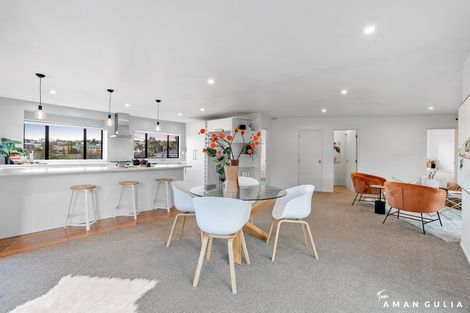 Photo of property in 2/26 Unsworth Drive, Unsworth Heights, Auckland, 0632