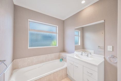 Photo of property in 6 Blythfield Place, Taradale, Napier, 4112