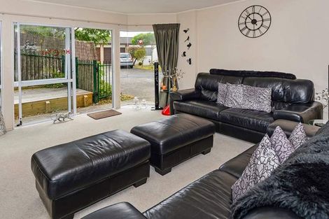 Photo of property in 130b Lakeside Drive, Orewa, 0931