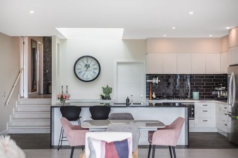 Photo of property in 10 Madeira Close, Whitby, Porirua, 5024