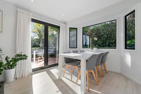 Photo of property in 8 Tilia Place, Totara Heights, Auckland, 2105