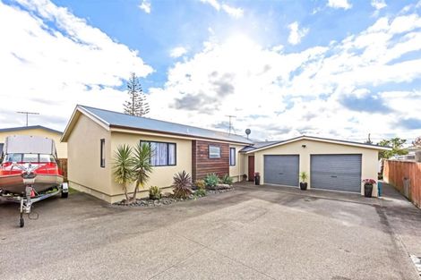 Photo of property in 38a Holiday Road, Stanmore Bay, Whangaparaoa, 0932