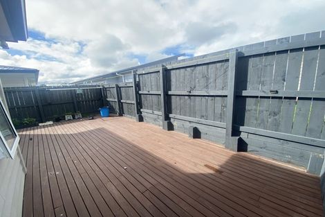 Photo of property in 35 Kapowai Boulevard, Takanini, 2112