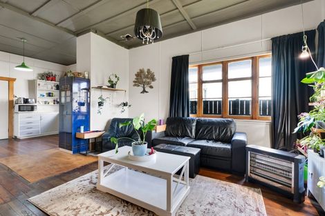 Photo of property in 33 Gaine Street, New Plymouth, 4310