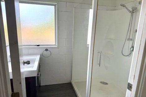 Photo of property in 44 Beach Road, Te Atatu Peninsula, Auckland, 0610