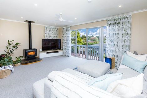 Photo of property in 19 Haylock Grove, Totara Park, Upper Hutt, 5018