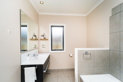 Photo of property in 74 Lincoln Street, Ashhurst, 4810