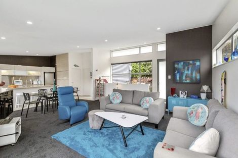 Photo of property in 45 Tiketike Way, Brooklyn, Wellington, 6021