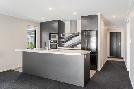 Photo of property in 36 Komata Crescent, Papamoa Beach, Papamoa, 3118