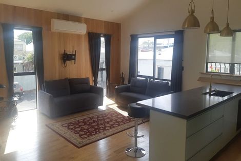 Photo of property in 84 Alpha Street, Cambridge, 3434