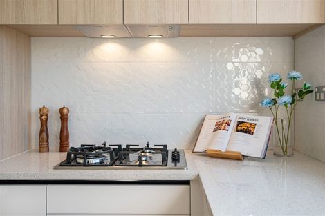 Photo of property in 18a Kearney Place, Massey, Auckland, 0614