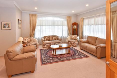 Photo of property in 4 Parkhaven Drive, Rosehill, Papakura, 2113